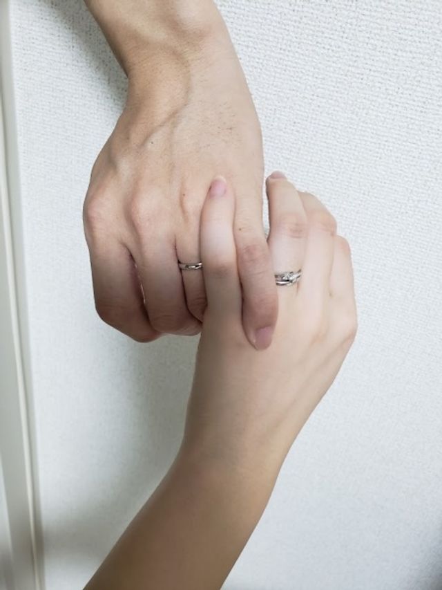手をつないでみました