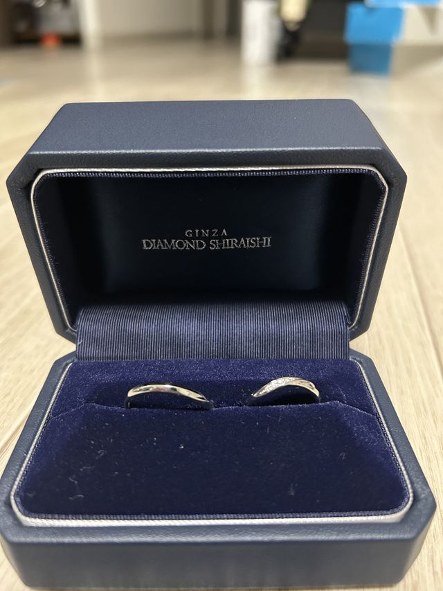 左は夫右は妻のリングです。