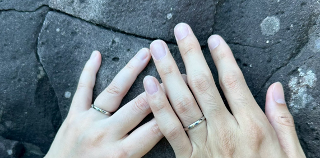 完成した指輪の着用写真