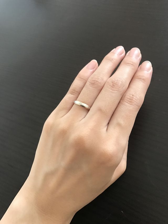 結婚指輪です。一年半経ちますが、まだ綺麗です。