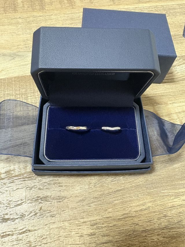 ダイヤモンドのキラキラ感がとにかく綺麗です。
