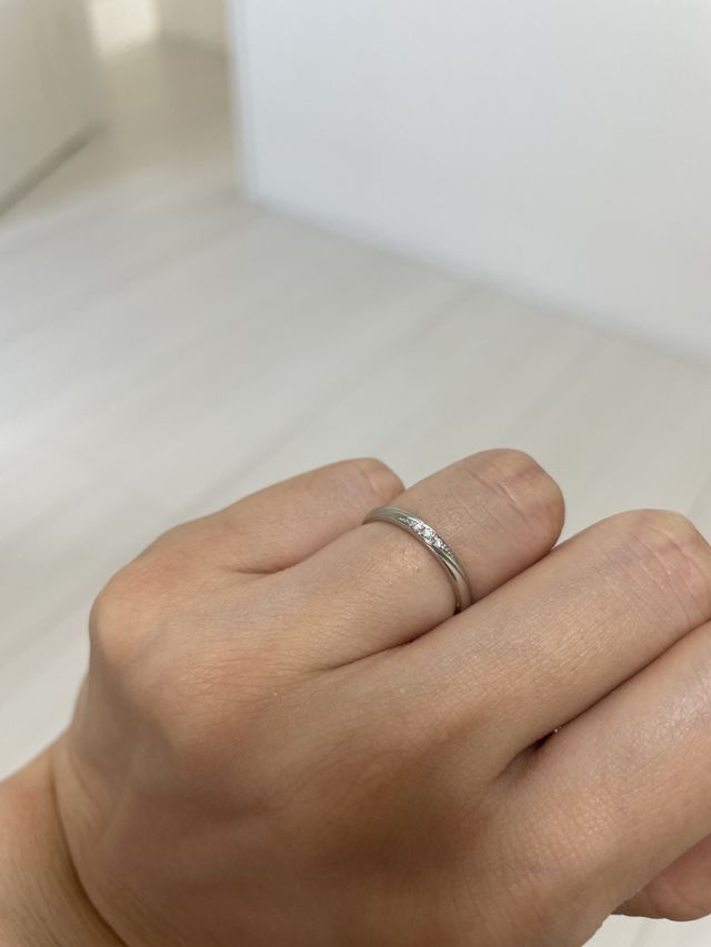 ダイヤが三つ入っています