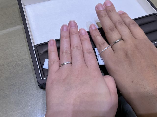 指輪を着用している写真