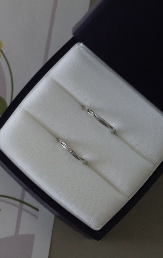 少しウェーブがあるデザインです。