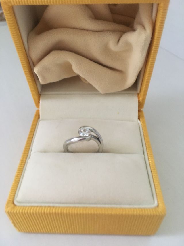 横から見ると立体的になっています