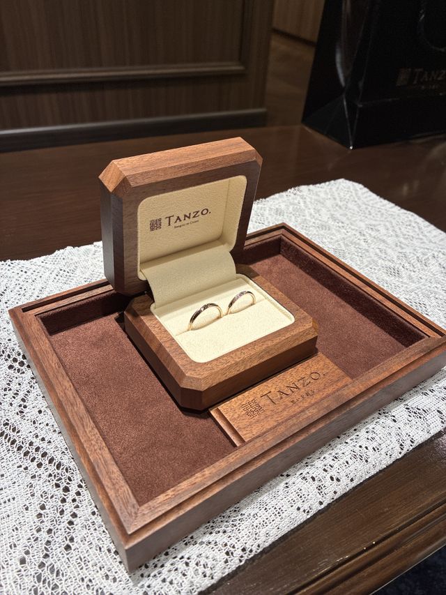 出来立てほやほやの結婚指輪です。