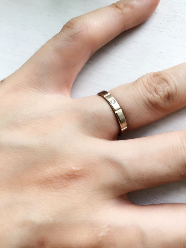 肌色に合ったピンクゴールド