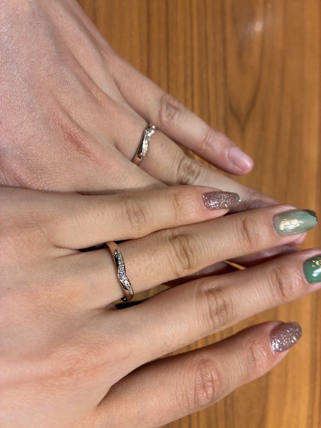 男性:v字、スターダスト加工
女性:v字、ダイアモンド