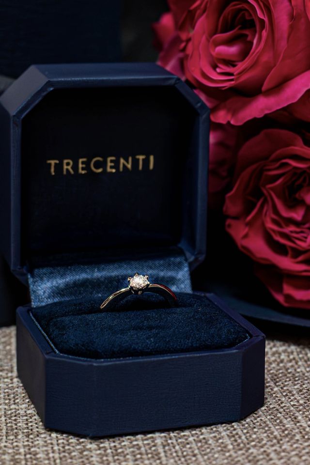 婚約指輪
ウェヌス　ウェーブ