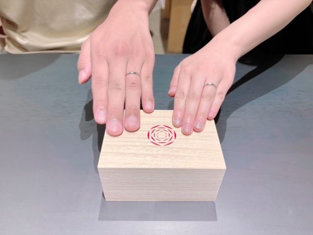 シンプルだけど上品で存在感あるリングでとても気に入りました。