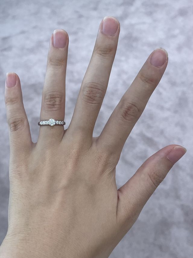 婚約指輪の試着をしました。