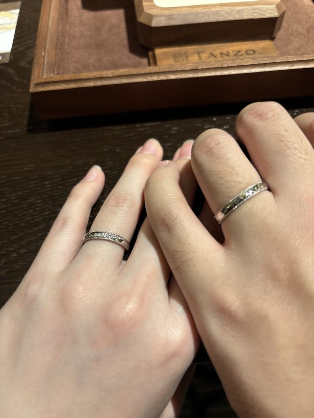 指輪を着用している写真