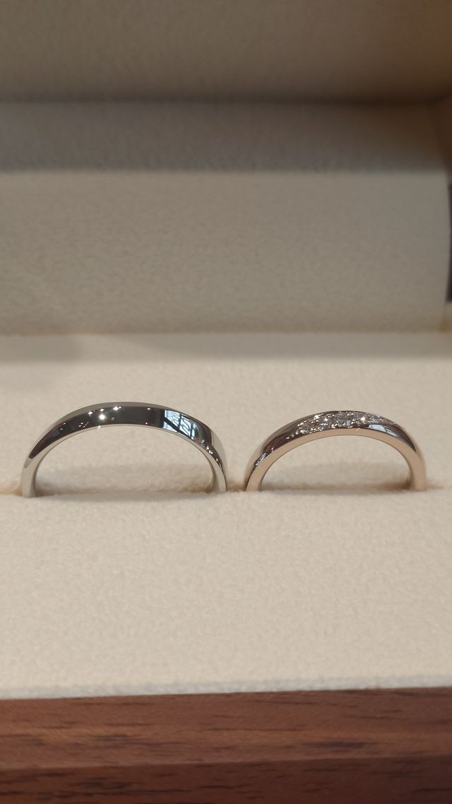 プラチナとコーラルゴールド