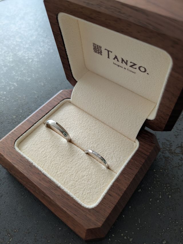 結婚指輪が届いた日に撮った写真です。