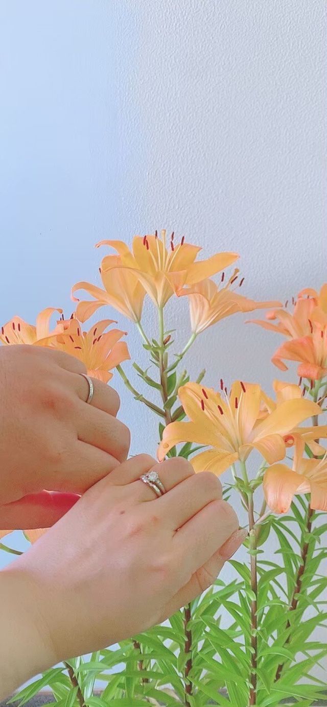 指輪を着用している写真
