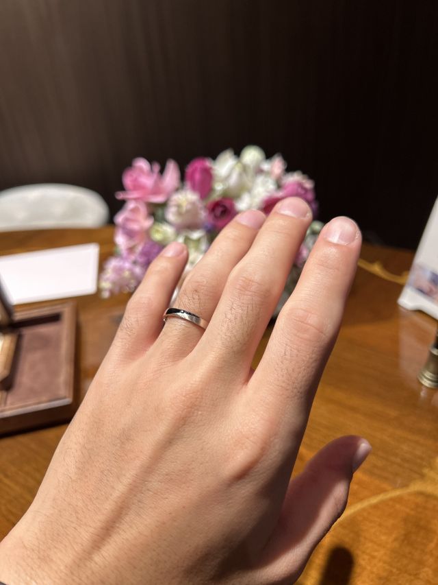 シンプルだが重厚感と存在感があるデザイン。
着け心地が良い。