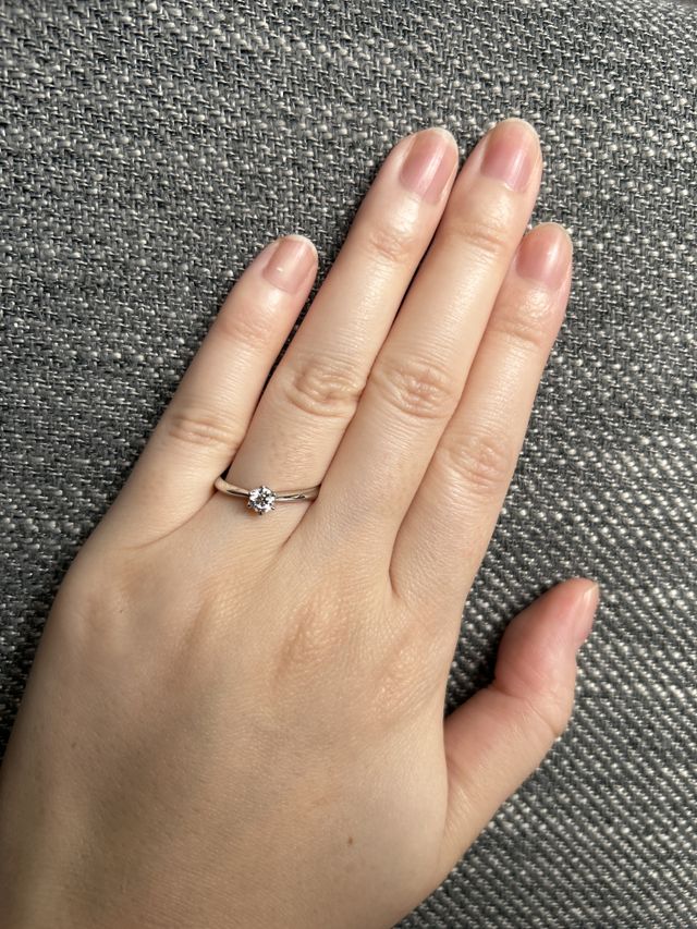 ダイヤモンド自体が発光しているように感じるほど眩しく輝きます