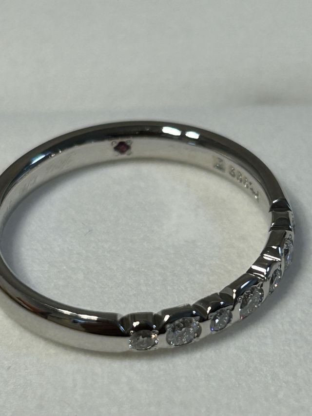 内側にはメッセージとルビーをいれて