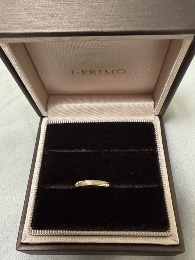 ペールブラウンゴールド
中心にダイヤモンドサテン加工を追加