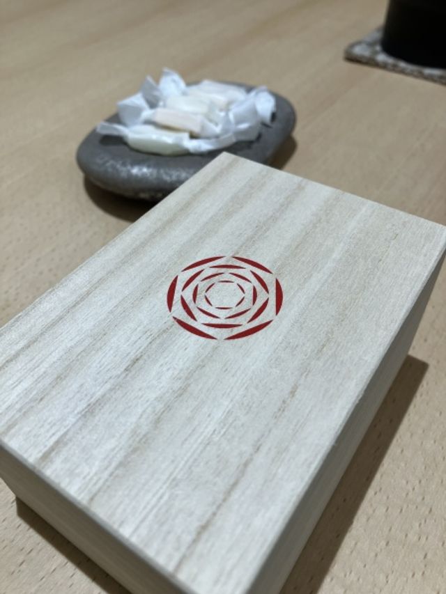 日本らしい桐の箱