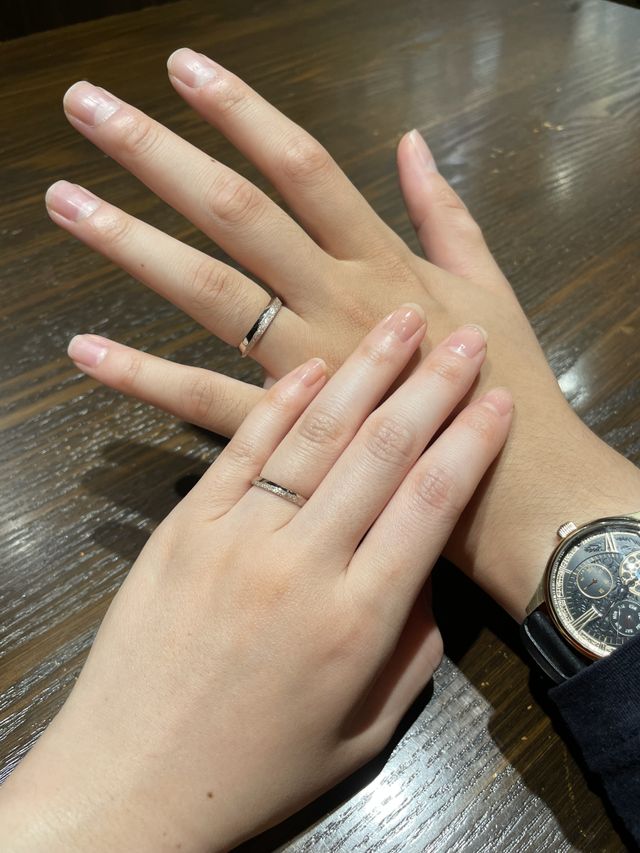 山谷のエッジを入れ、片側にスターダスト加工を入れました。