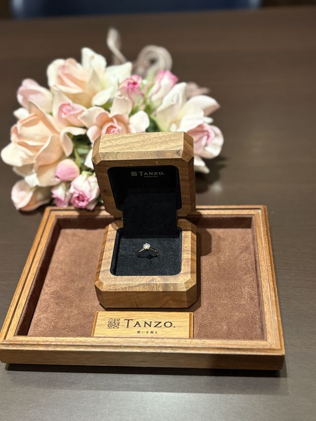 オーダーから3ヶ月後に初めて対面したときの写真！胡桃の木箱