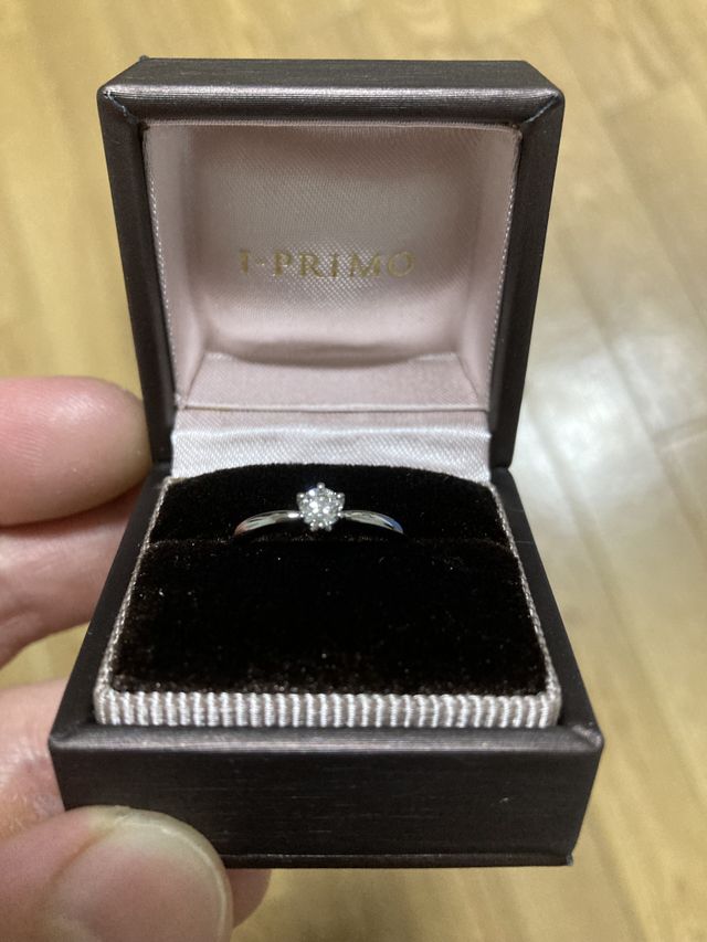 プロポーズ用の婚約指輪になります