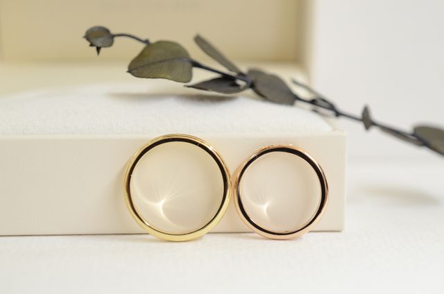 ゴールドにも色々な色味があり肌に合った色を選べて満足です