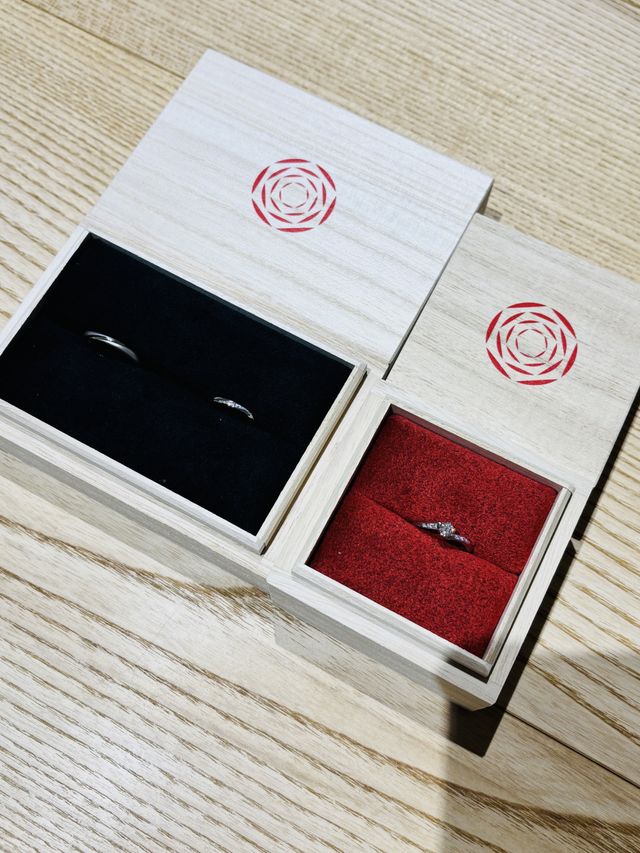 結婚指輪、婚約指輪です。