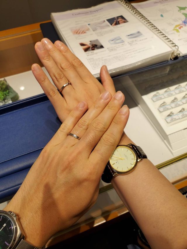 コンセプトが大好きで結婚指輪の第一候補だった指輪です。