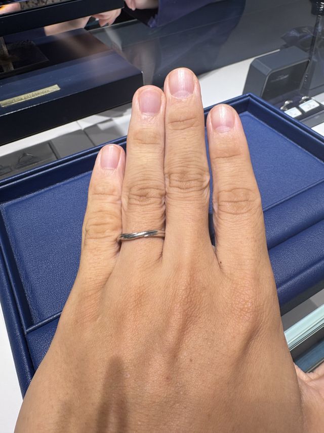 指が長く見える効果のあるものにしました！