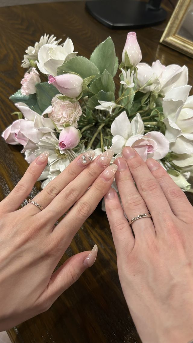 暖色カラーであたたかみのある指輪でとても満足しています。