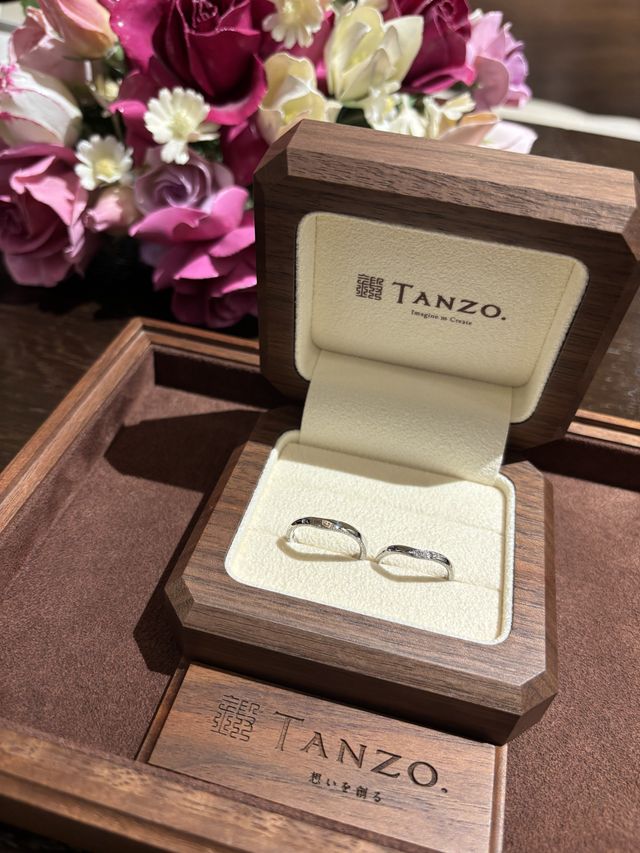 指輪と指輪ケースです。