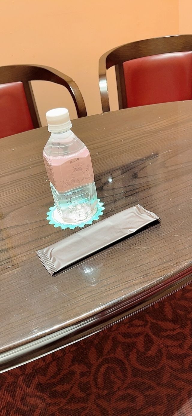 初回に伺った時にお水いただきました。かわいいです。