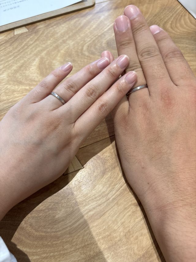 ワンポイントのダイヤが控えめに輝いているところがお気に入り。