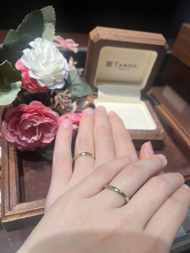 グリーンゴールド、側面にスターダスト加工をしました。