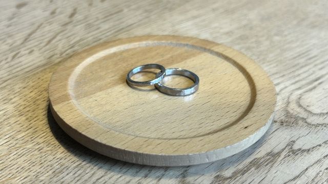 製作当日の写真。1ヶ月ほどお預けし、宝石や刻印を追加予定