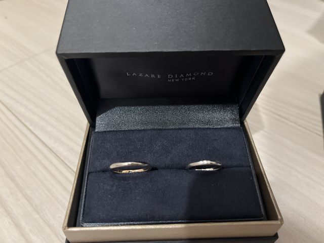 左が夫、右が自分の指輪