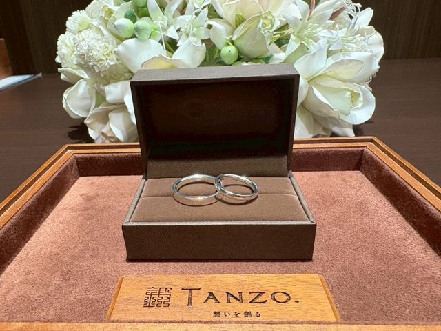 結婚指輪のサイズやデザインを検討する際の入籍指輪