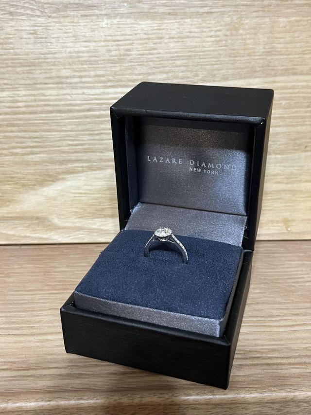 可愛らしい婚約指輪です！