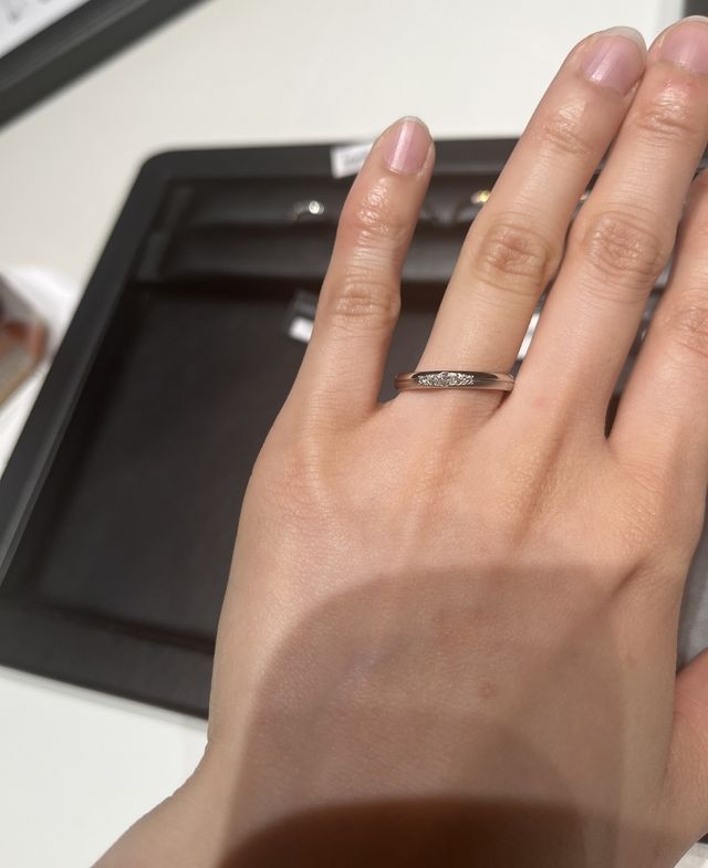 指輪選びで候補として試着