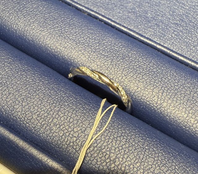 ねじったデザインがおしゃれで可愛いと思った