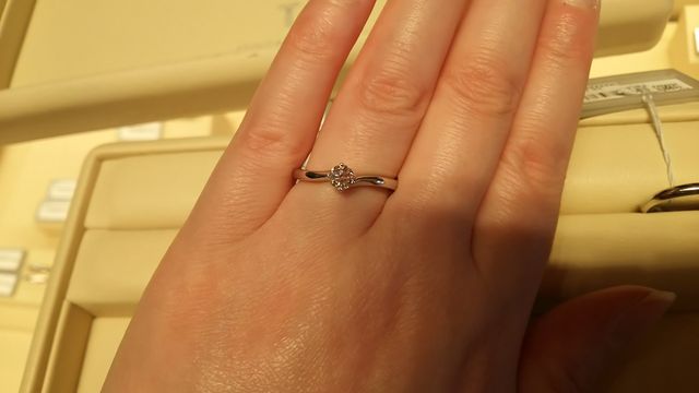 0.25カラットのものです