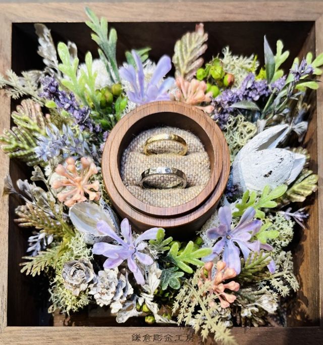 ゴールドが妻
プラチナが夫用です。