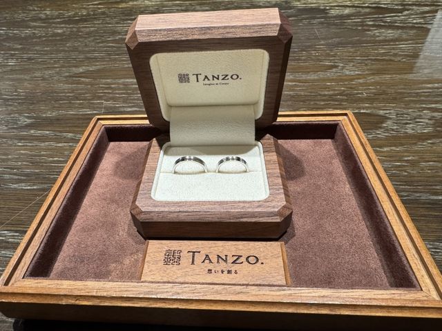 平打ちベースでラインを入れたデザイン