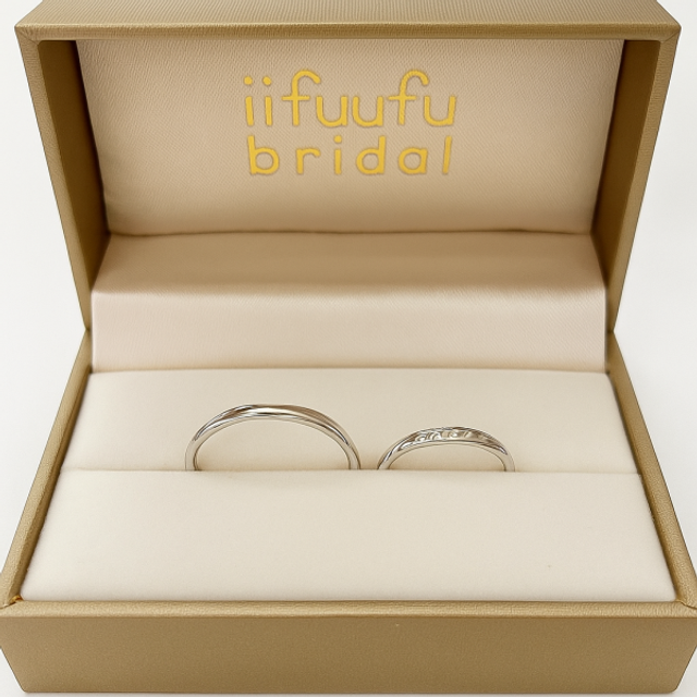 シンプルだが、シンプルすぎない付け心地の良い指輪です