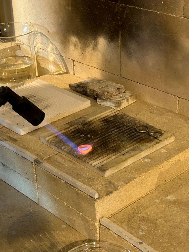 リング形状に溶接してる様子です