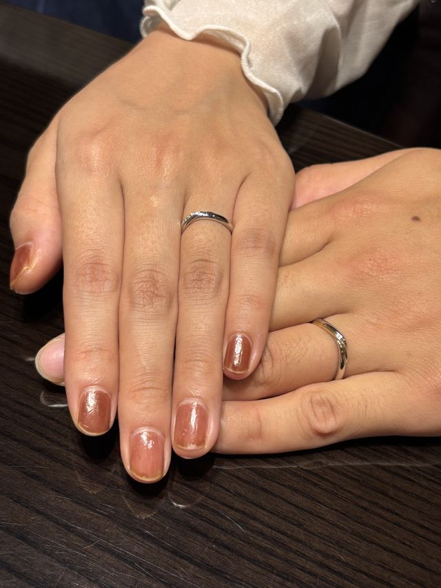 指輪が届いた日につけた時に撮っていただきました。