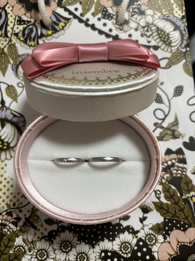 マット素材でシンプル