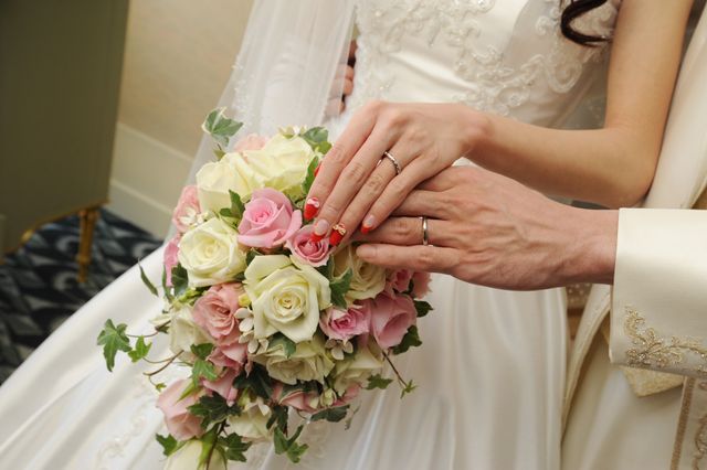 ティファニーの結婚指輪。ダイヤが入ってます。